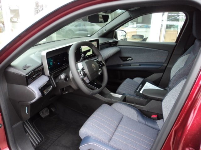 RENAULT R4 E-Tech Comfort Range 52 kWh Techno, Electric, Ex-demonstrator, Automatic - 5