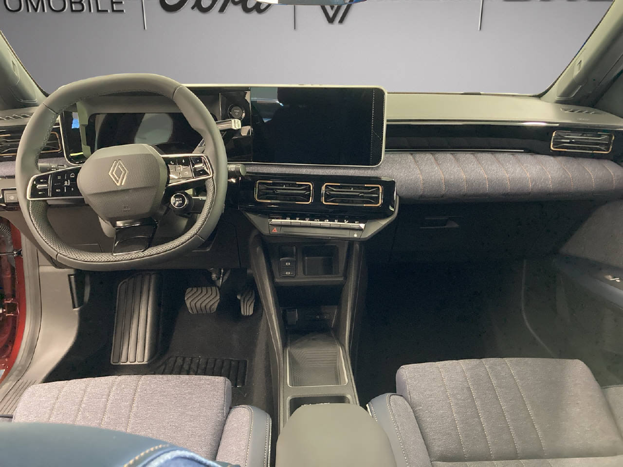 RENAULT R4 E-Tech Comfort Range techno, Electric, New car, Automatic - 6