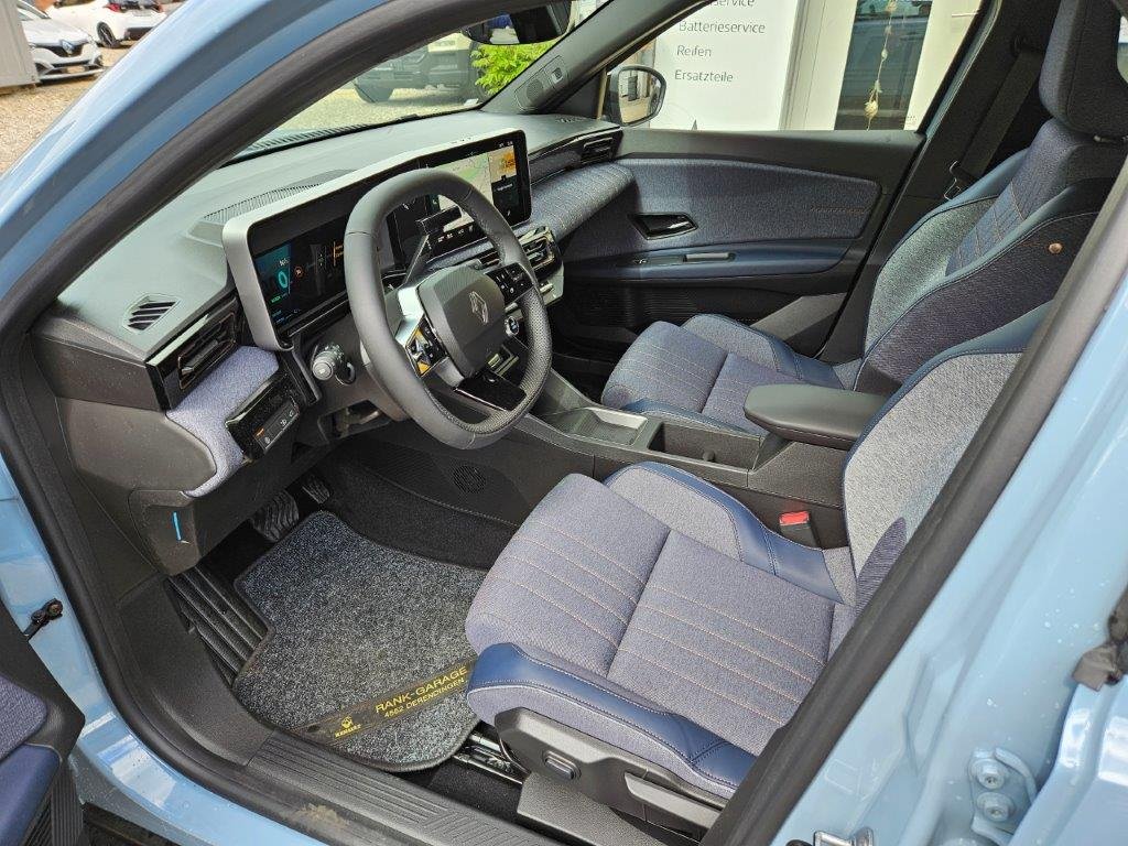 RENAULT R4 E-Tech Comfort Range techno, Electric, New car, Automatic - 7