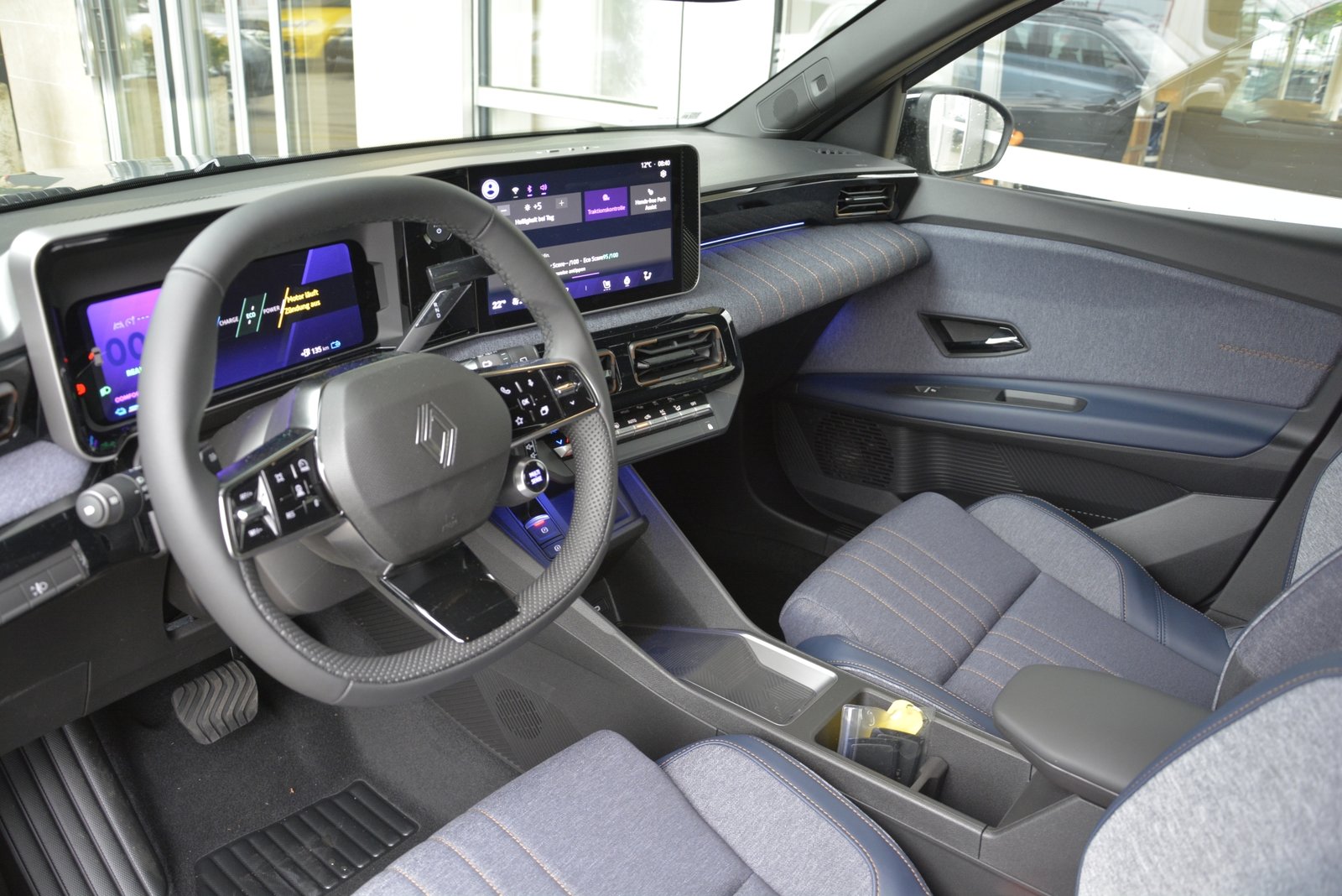 RENAULT R4 E-TECH ELECTRIC techno 150PS, Elettrica, Auto nuove, Automatico - 5