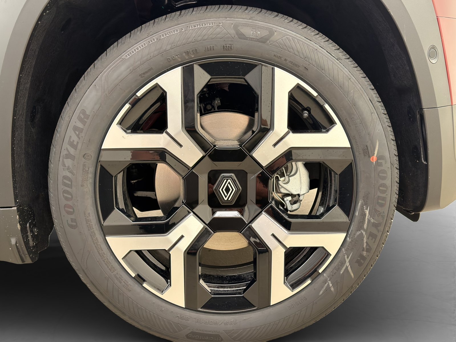 RENAULT R4 E-Tech Comfort Range techno, Électrique, Voiture nouvelle, Automatique - 6