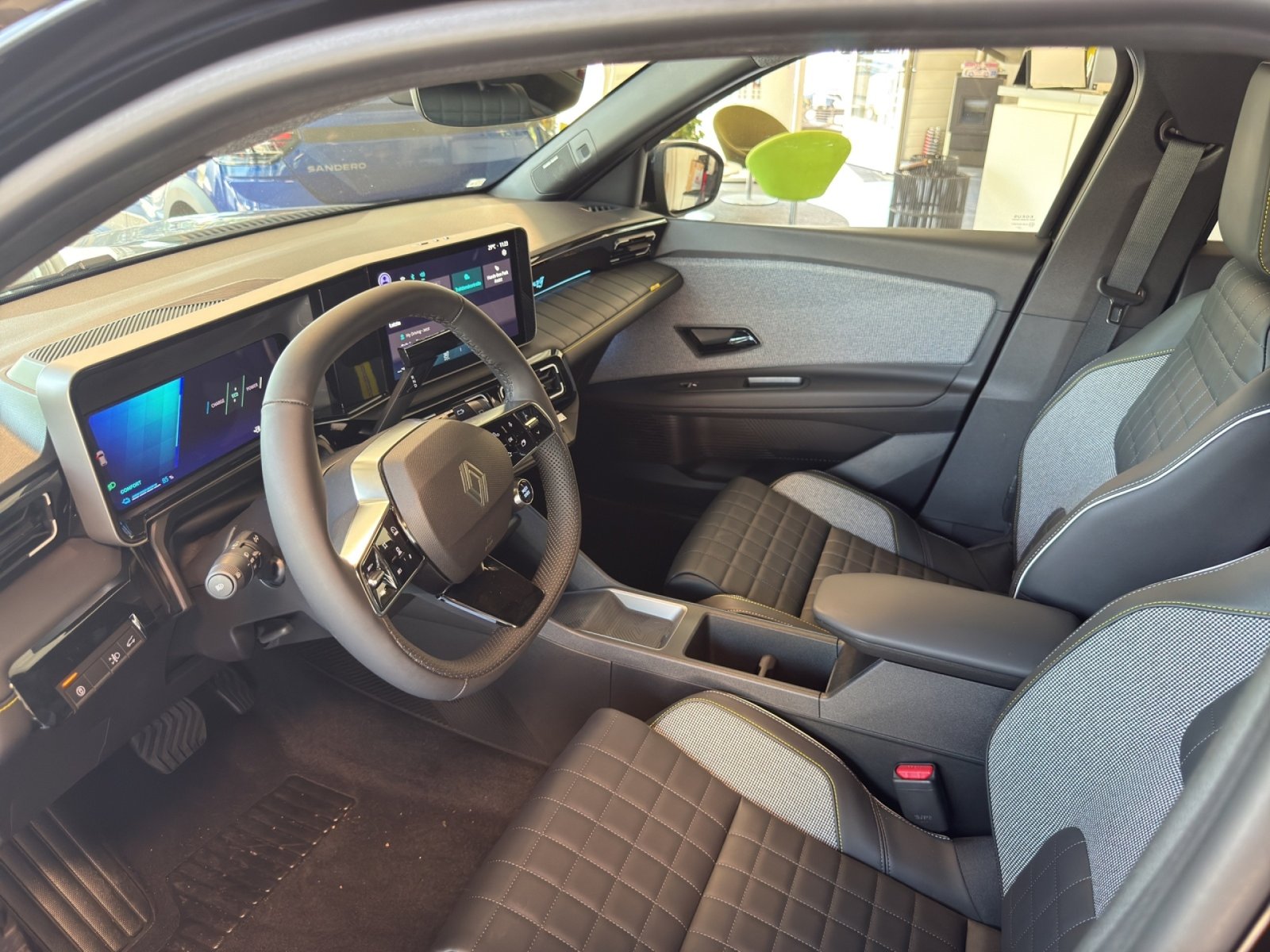 RENAULT R4 E-TECH ELECTRIC iconic 150PS Comfort Range, Elektro, Neuwagen, Automatik - 5