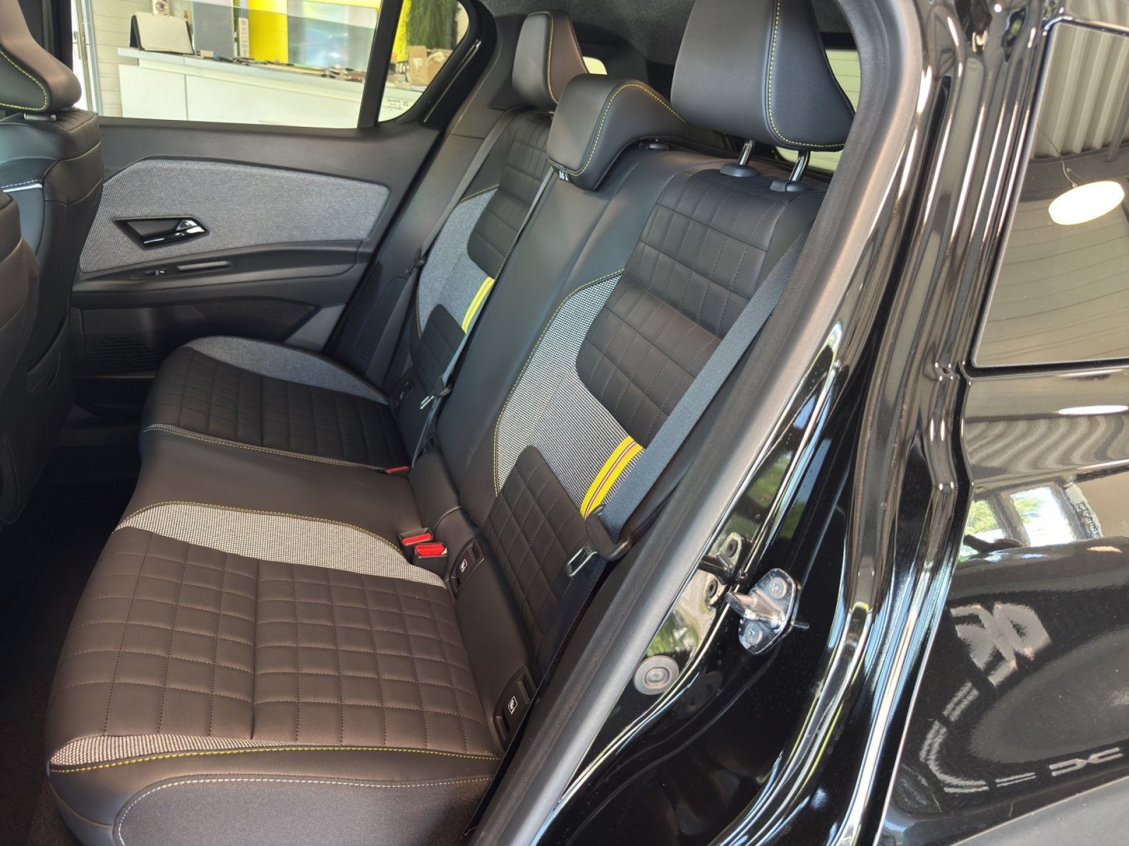 RENAULT R4 E-TECH ELECTRIC iconic 150PS Comfort Range, Elektro, Neuwagen, Automatik - 6