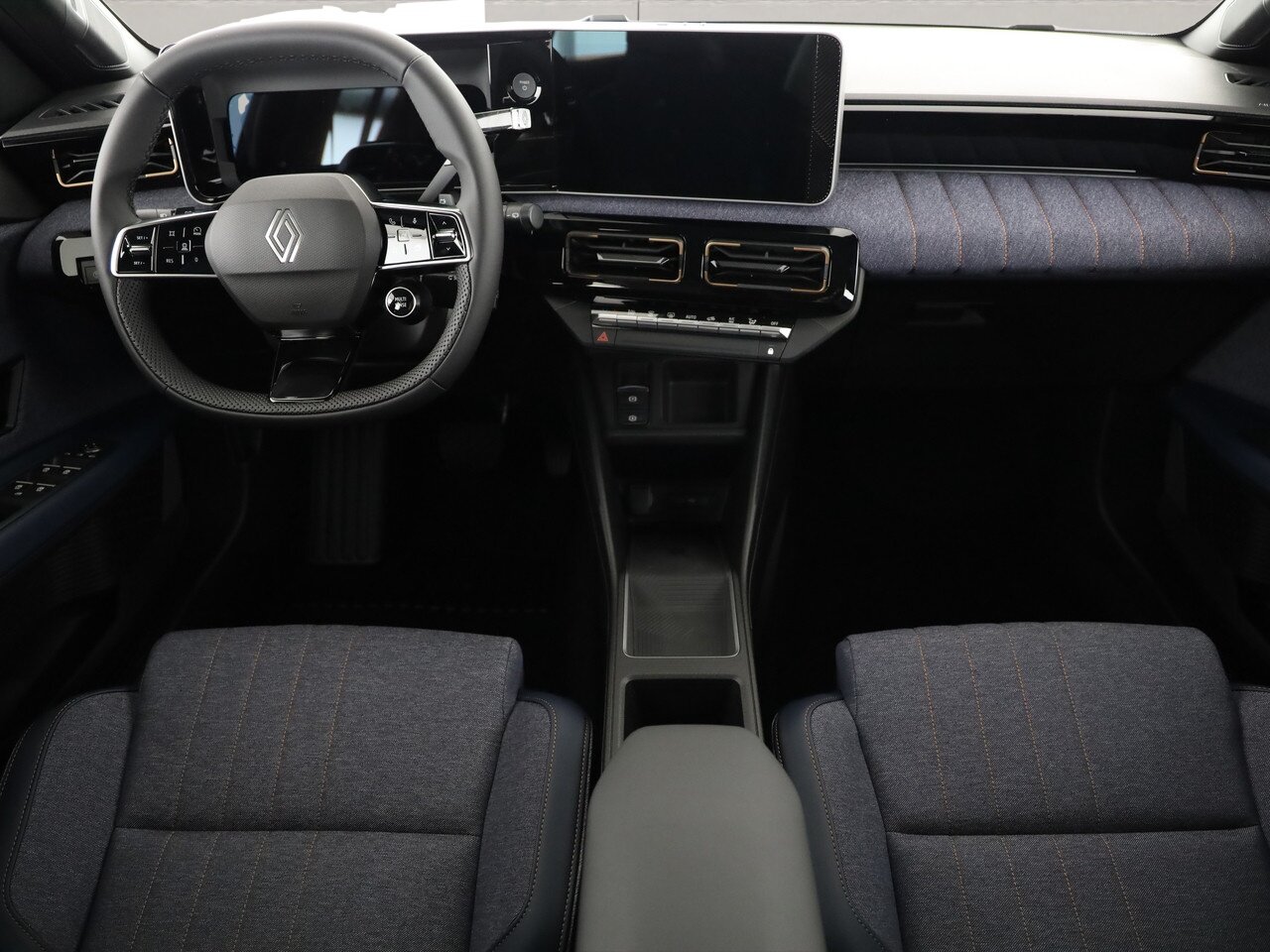 RENAULT R4 E-Tech Comfort Range techno, Electric, New car, Automatic - 5