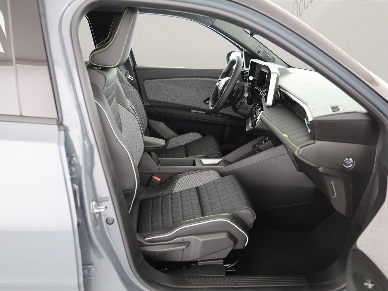 RENAULT R4 E-Tech Comfort Range iconic, Electric, New car, Automatic - 7