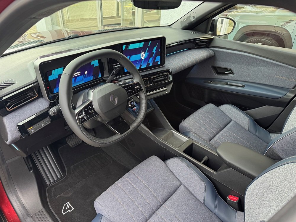 RENAULT R4 E-Tech Comfort Range techno, Électrique, Voiture de démonstration, Automatique - 4
