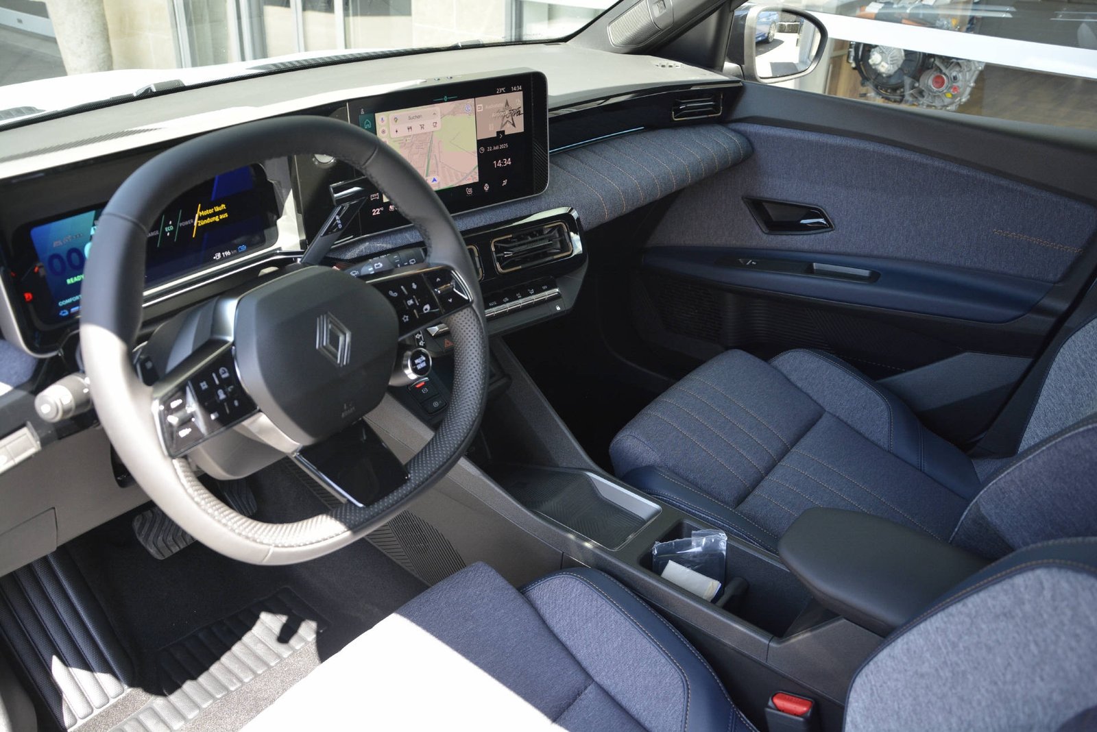 RENAULT R4 E-Tech Electric techno 150 Comfort, Electric, Ex-demonstrator, Automatic - 5