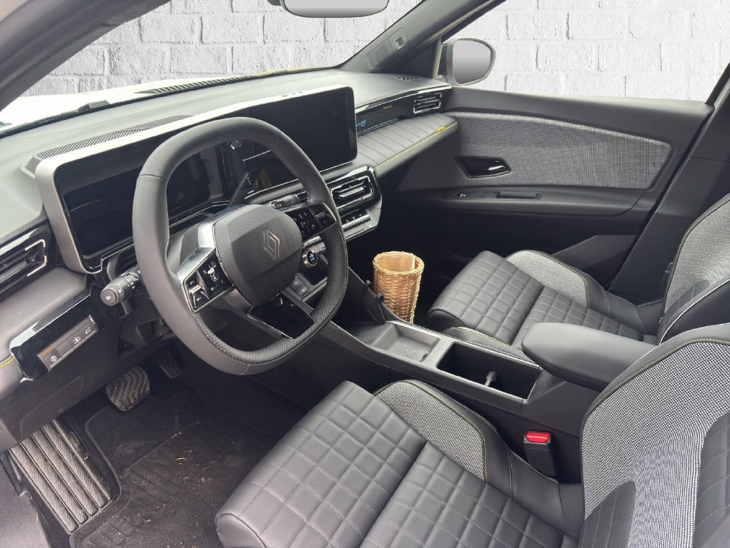 RENAULT R4 E-Tech Comfort Range iconic, Elektro, Vorführwagen, Automatik - 6