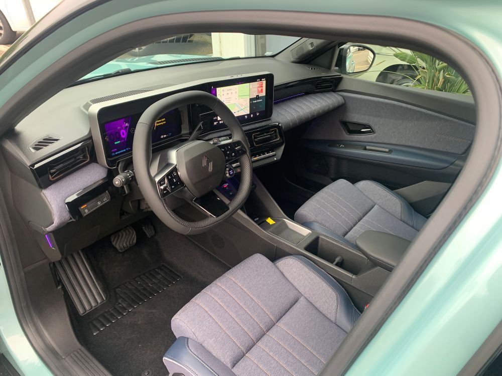 RENAULT R4 Comfort Range techno, Elektro, Vorführwagen, Automatik - 3