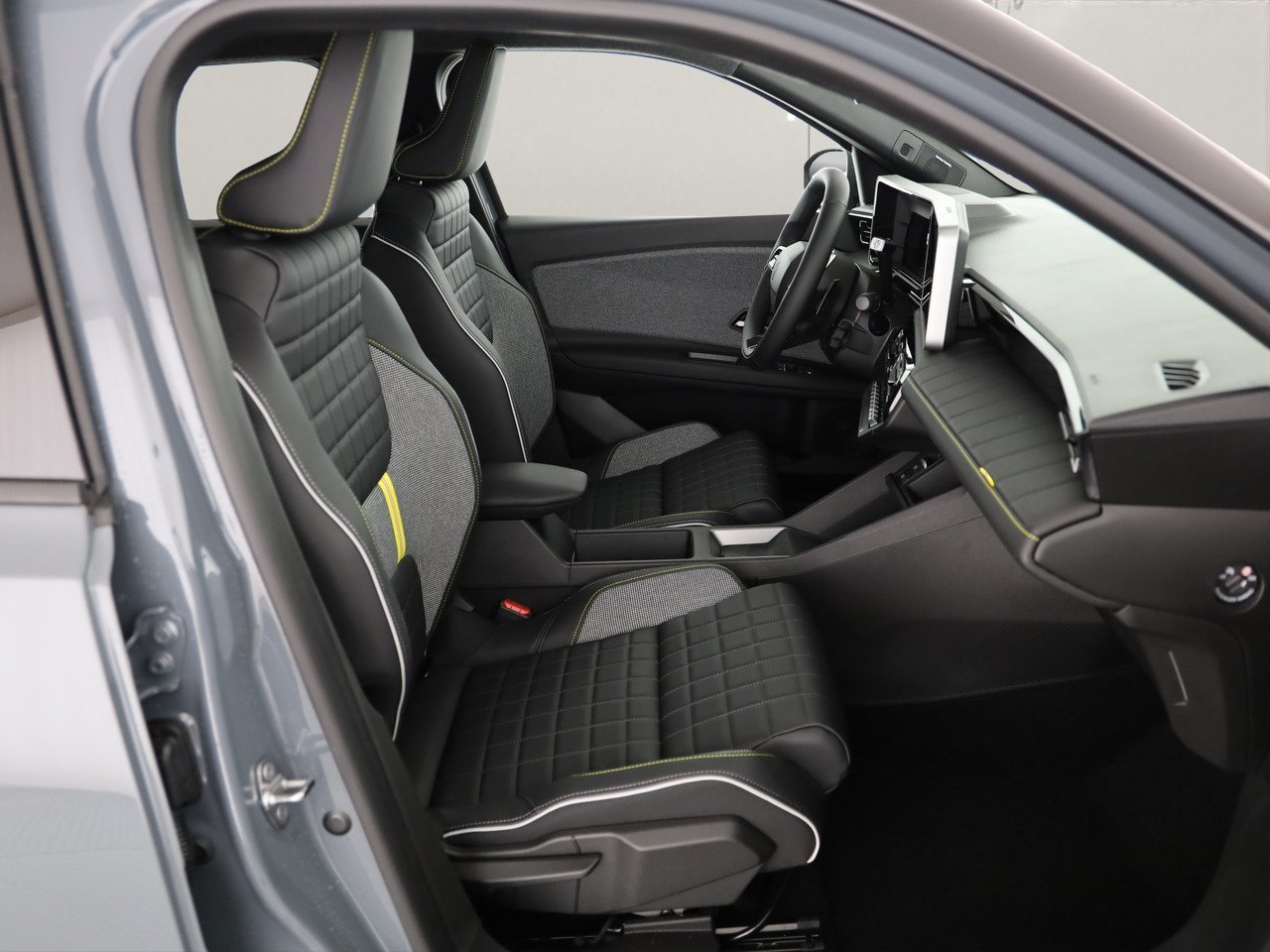 RENAULT R4 E-Tech Comfort Range iconic, Electric, New car, Automatic - 7
