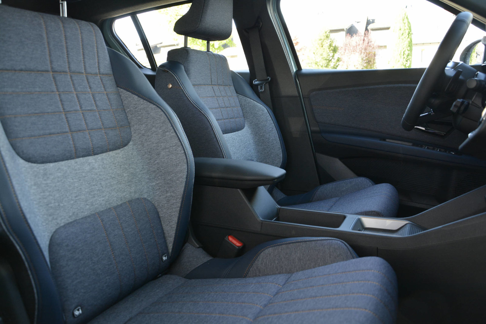 RENAULT R4 E-TECH ELECTRIC techno 150PS Comfort Range, Elektro, Neuwagen, Automat - 7