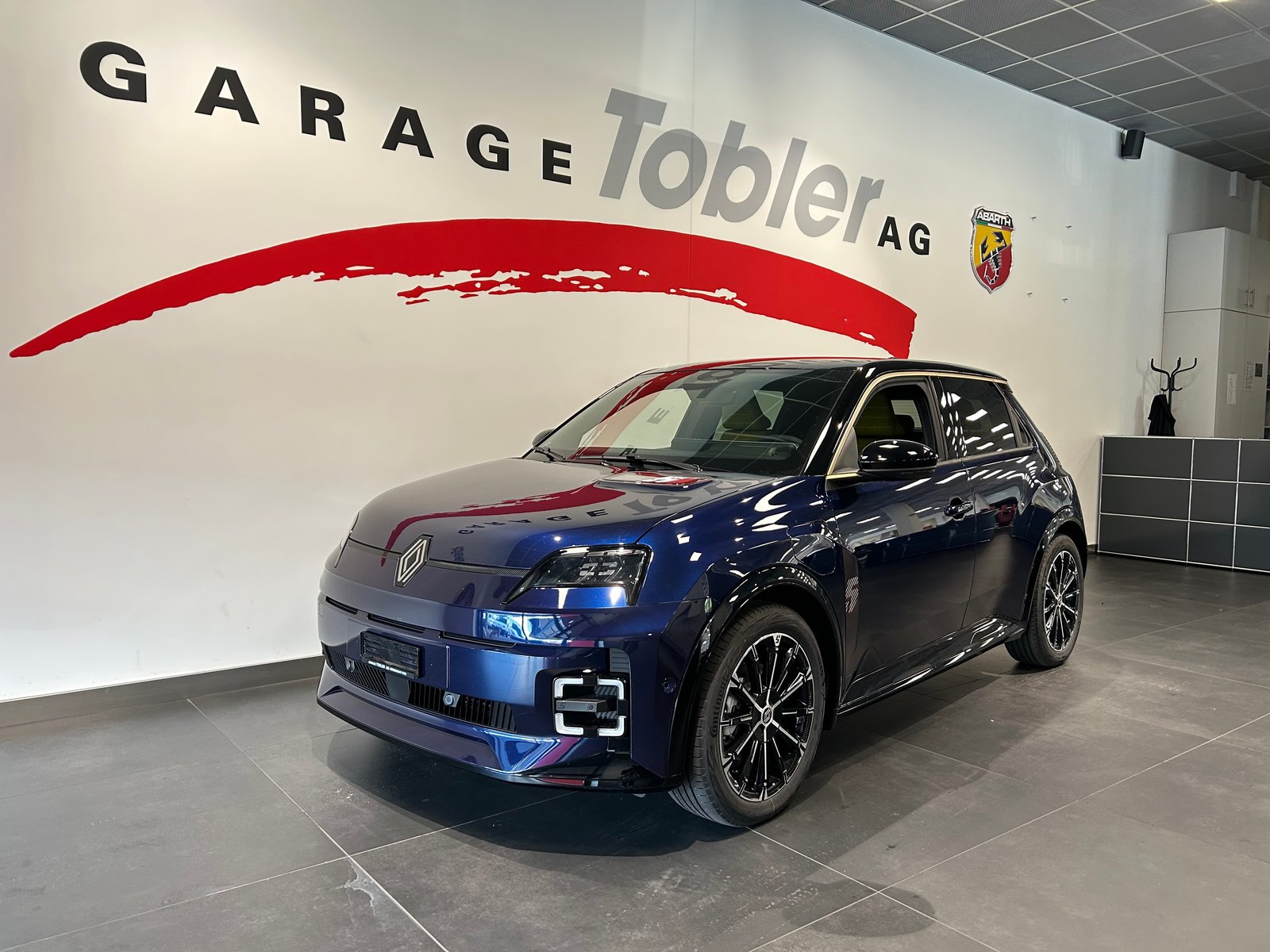 RENAULT R5 E-Tech Comfort Range 52 kWh Iconic Five, Elettrica, Auto nuove, Automatico - 2