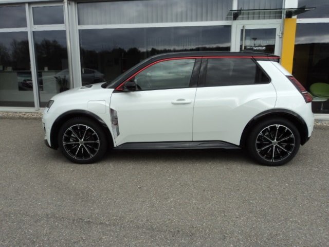 RENAULT R5 E-Tech Comfort Range 52 kWh Iconic Five, Electric, Ex-demonstrator, Automatic - 3