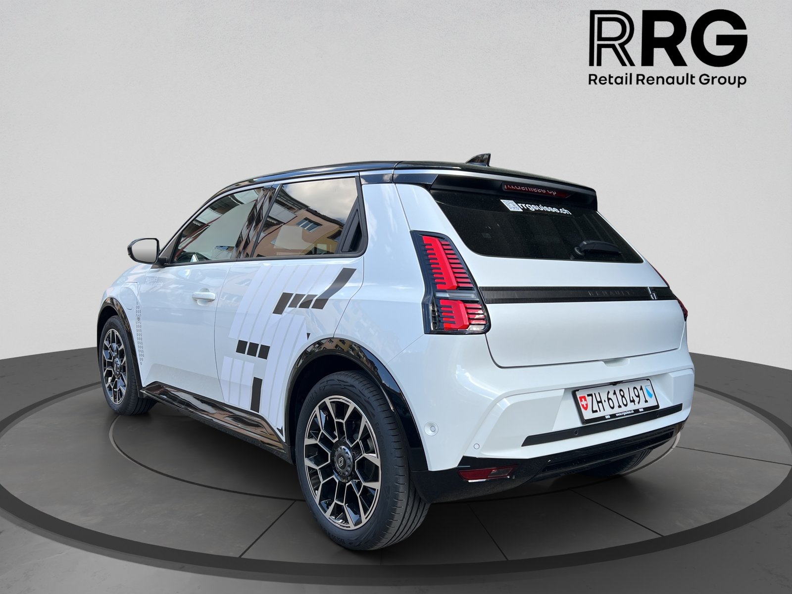 RENAULT R5 E-Tech Comfort Range 52 kWh Roland Garros, Electric, Ex-demonstrator, Automatic - 4