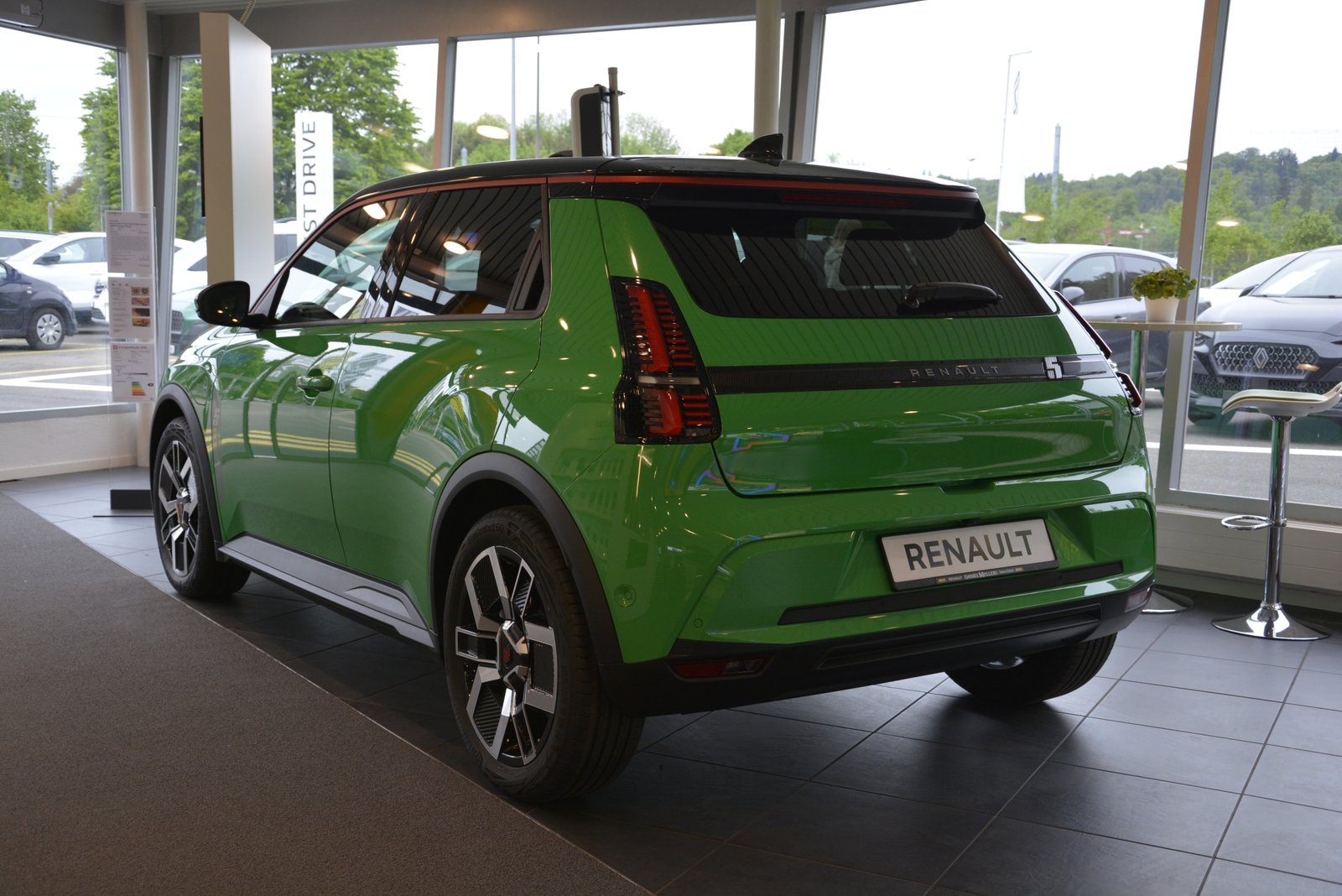 RENAULT R5 E-TECH ELECTRIC techno 150PS Comfort Range, Électrique, Voiture nouvelle, Automatique - 2