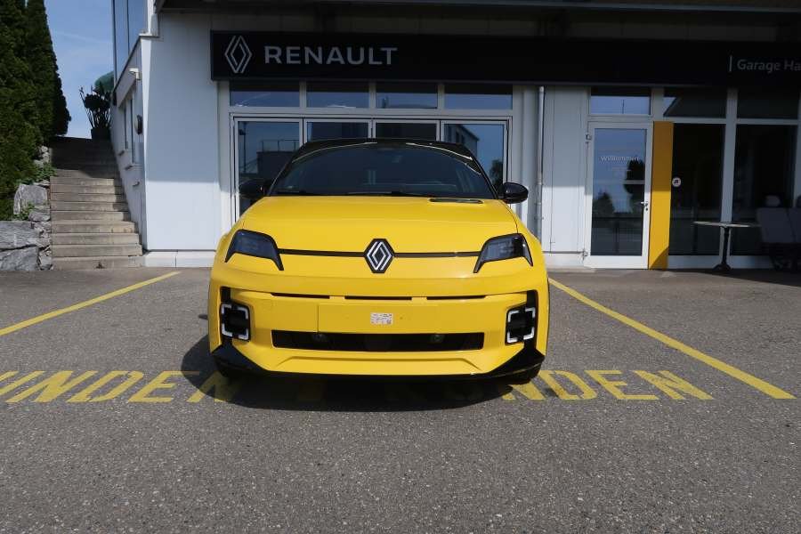 RENAULT R5 E-Tech Comfort Range iconic five
