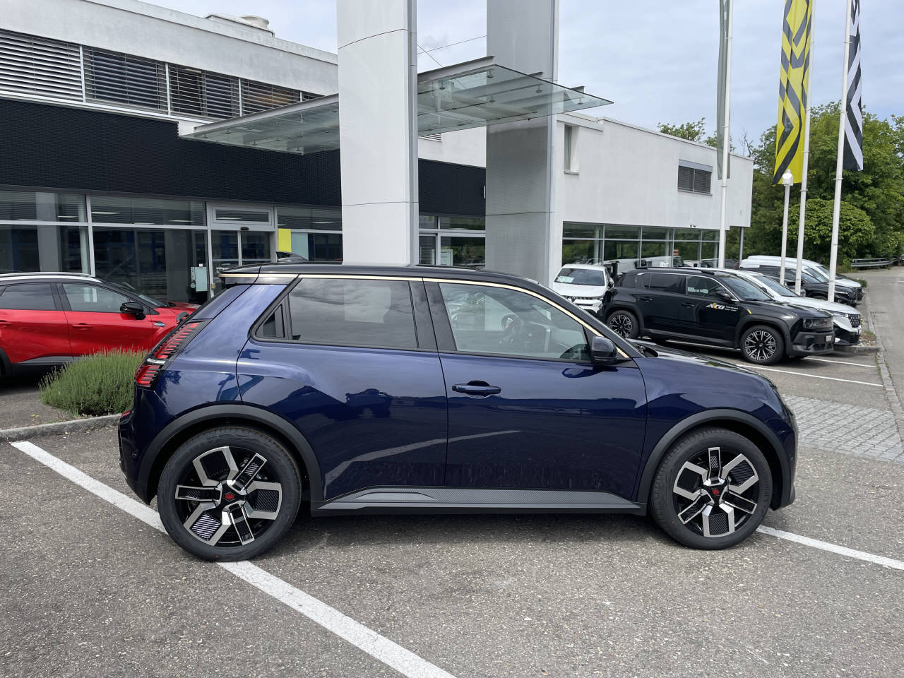RENAULT R5 E-Tech Comfort Range techno, Electric, New car, Automatic - 6