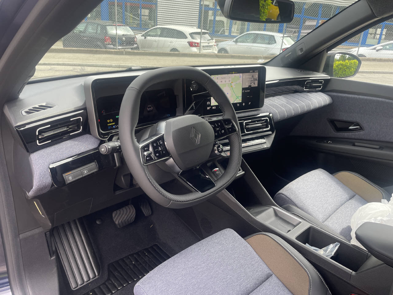 RENAULT R5 E-Tech Comfort Range techno, Electric, New car, Automatic - 7