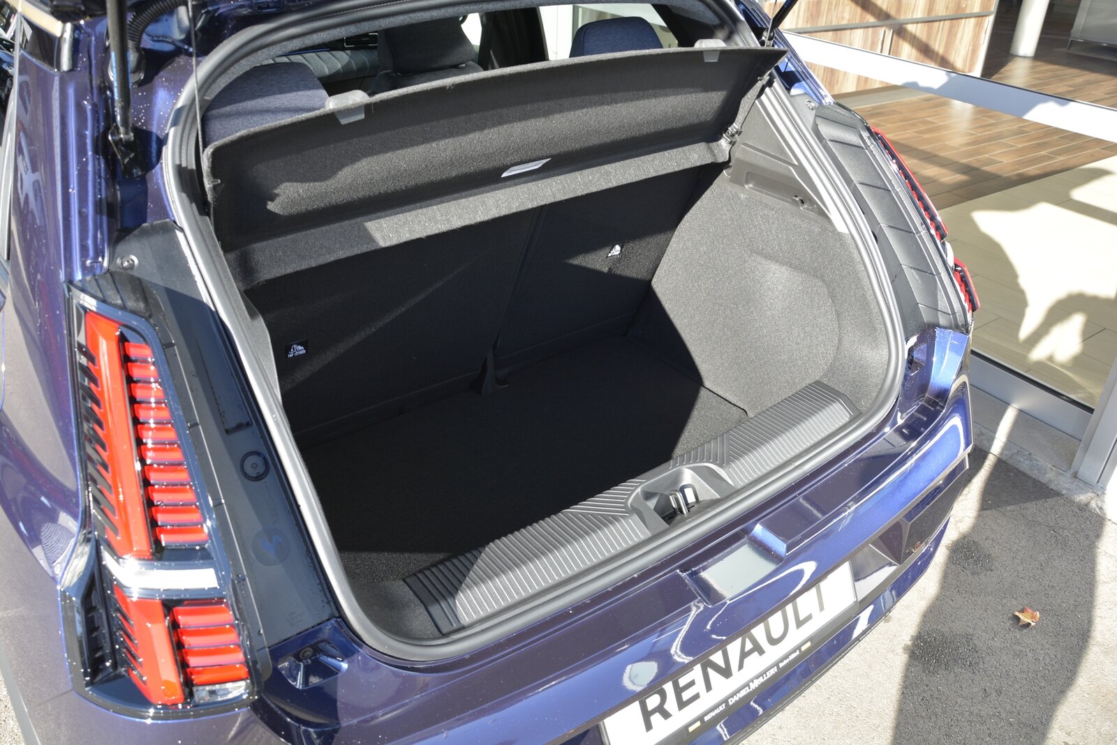 RENAULT R5 E-TECH ELECTRIC techno 150PS Comfort Range, Electric, New car, Automatic - 6