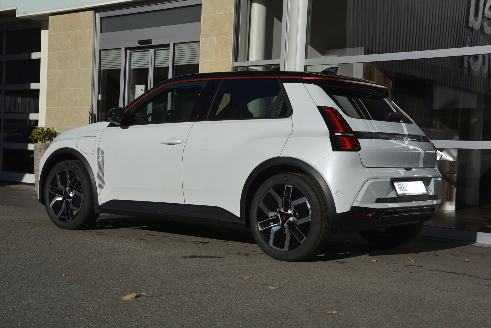 RENAULT R5 E-TECH ELECTRIC techno 150PS Comfort Range, Electric, New car, Automatic - 4