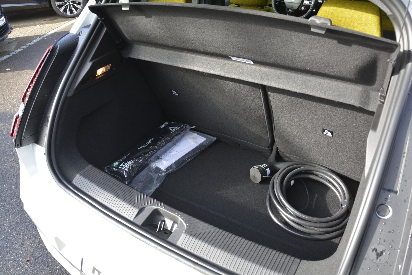 RENAULT R5 E-TECH ELECTRIC iconic five 150PS Comfort Range, Electric, New car, Automatic - 6