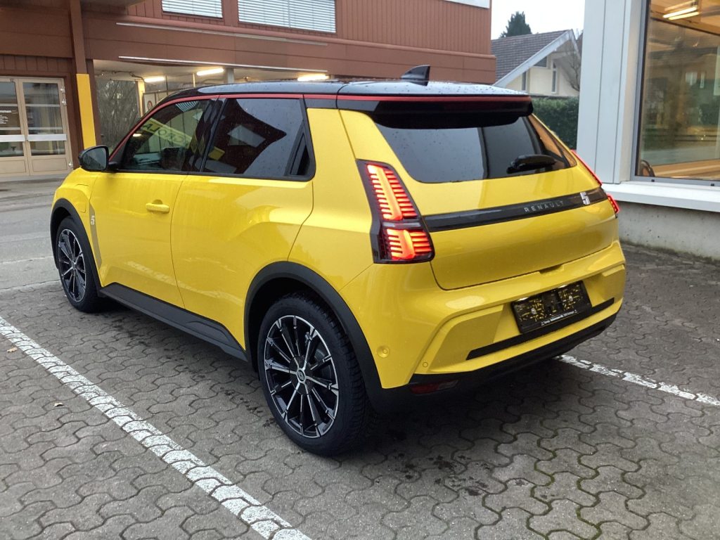 RENAULT R5 Comfort Range techno, Electric, New car, Automatic - 4