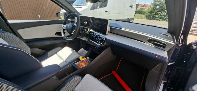 RENAULT R5 E-TechCR 52kWh Roland, Électrique, Occasion / Utilisé, Automatique - 6