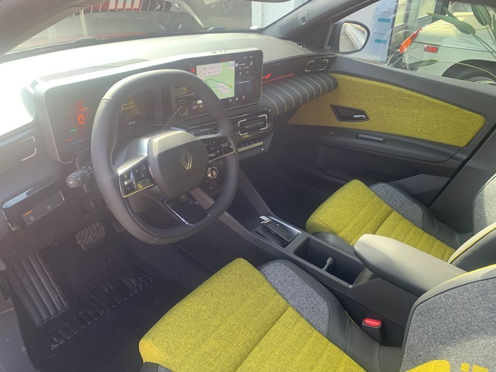 RENAULT R5 Comfort Range iconic five, Electric, Ex-demonstrator, Automatic - 3