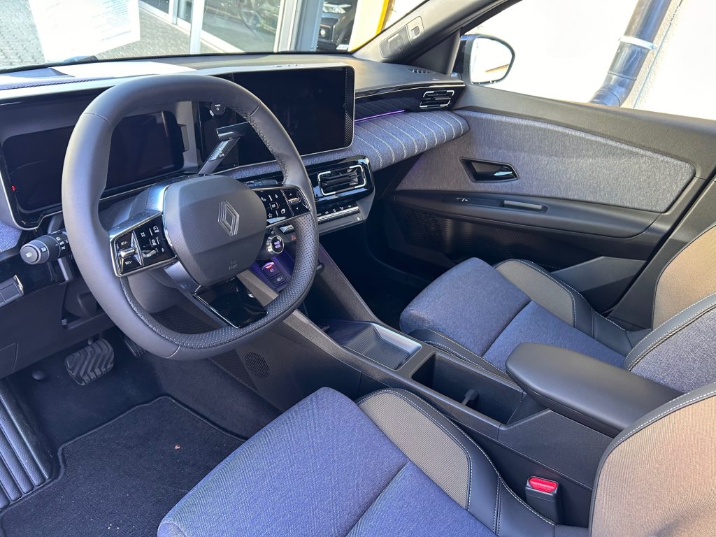 RENAULT 5 E-Tech Comfort Range techno, Electric, Ex-demonstrator, Automatic - 4