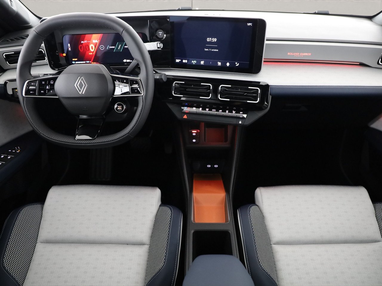 RENAULT R5 E-Tech Comfort Range Roland Garros, Electric, Ex-demonstrator, Automatic - 5