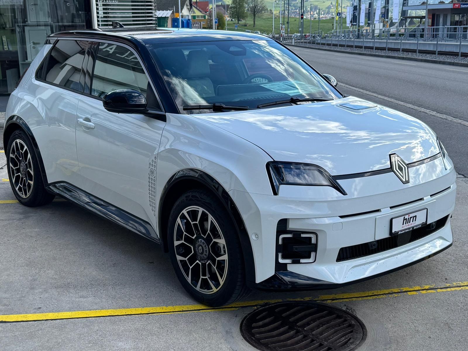 RENAULT R5 E-Tech Comfort Range Roland Garros, Elektro, Vorführwagen, Automatik - 2