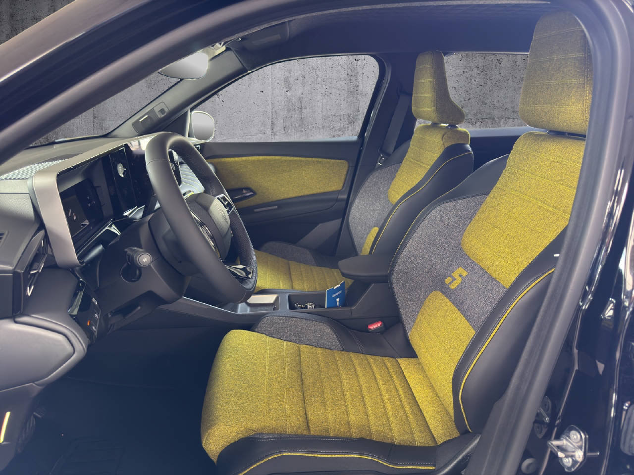 RENAULT R5 E-Tech Electric iconic five 150PS Comfort Range, Electric, Ex-demonstrator, Automatic - 5