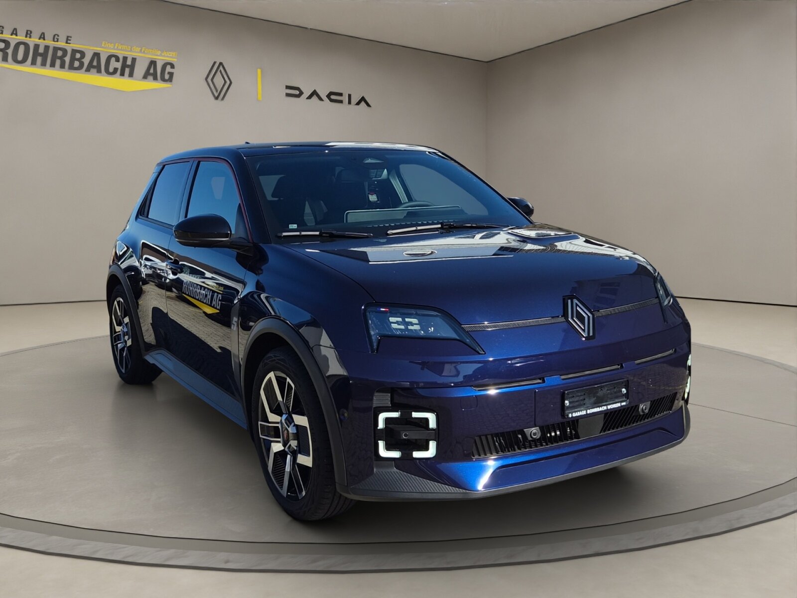 RENAULT R5 E-TECH Techno Comfort Range