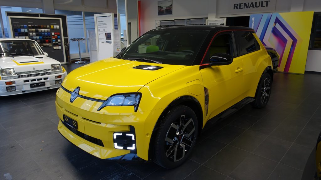 RENAULT 5 E-Tech Comfort Range iconic five