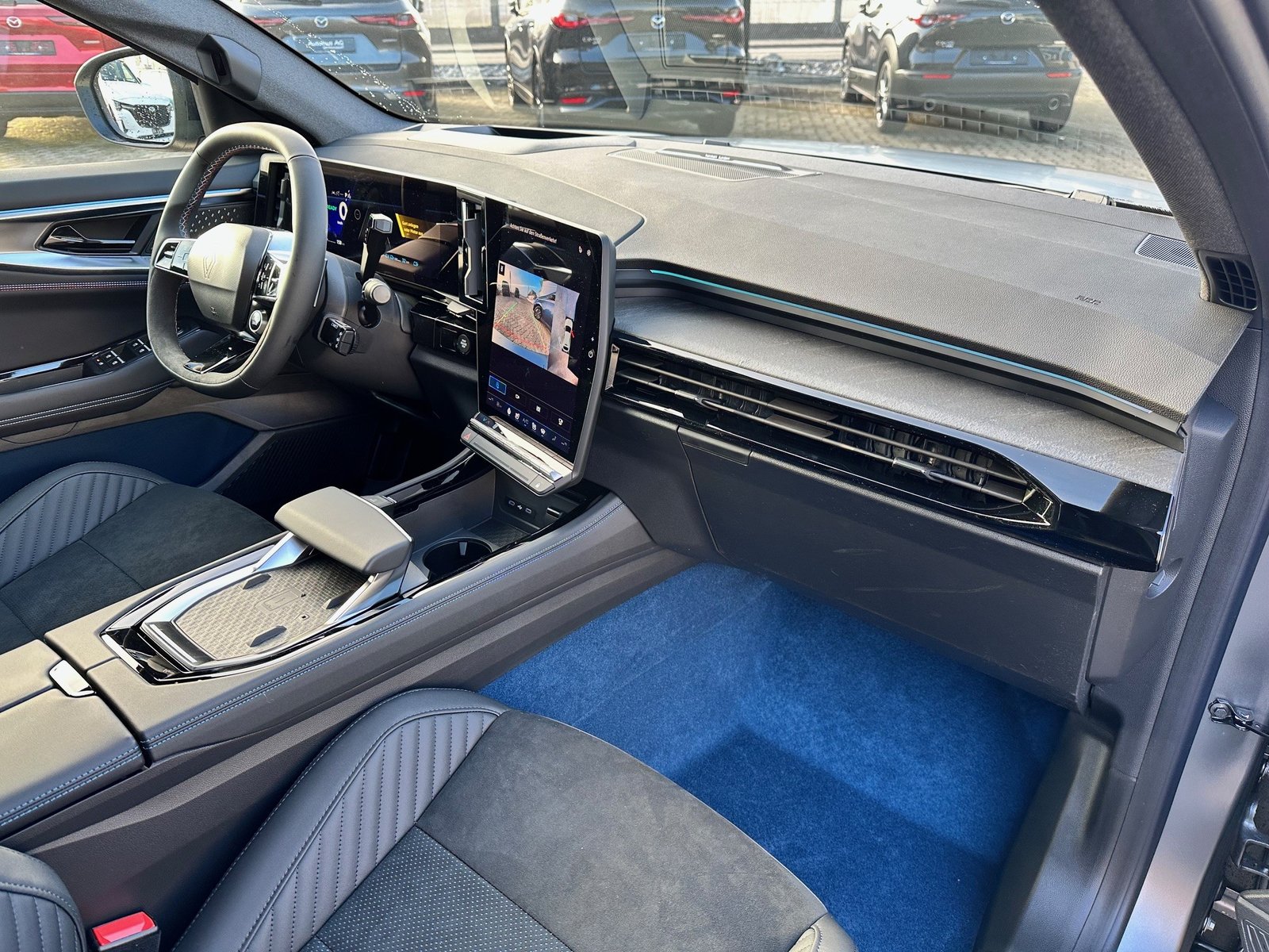 RENAULT Rafale 1.2 E-Tech Plug-in Hybrid 300 4x4 Atelier Alpine, Plug-in-Hybrid Petrol/Electric, New car - 6