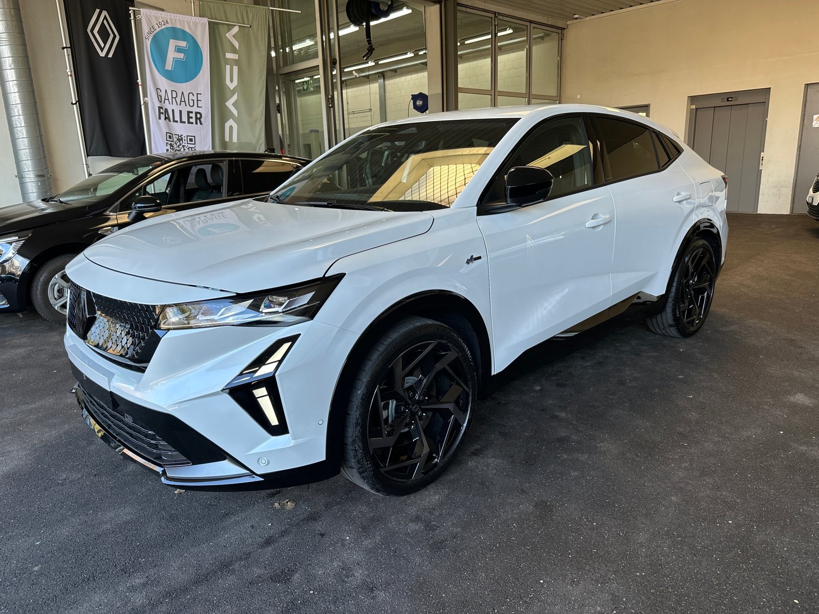 RENAULT RAFALE HYBRID E-TECH Atelier Alpine hyper hybrid E-Tech 4x4 