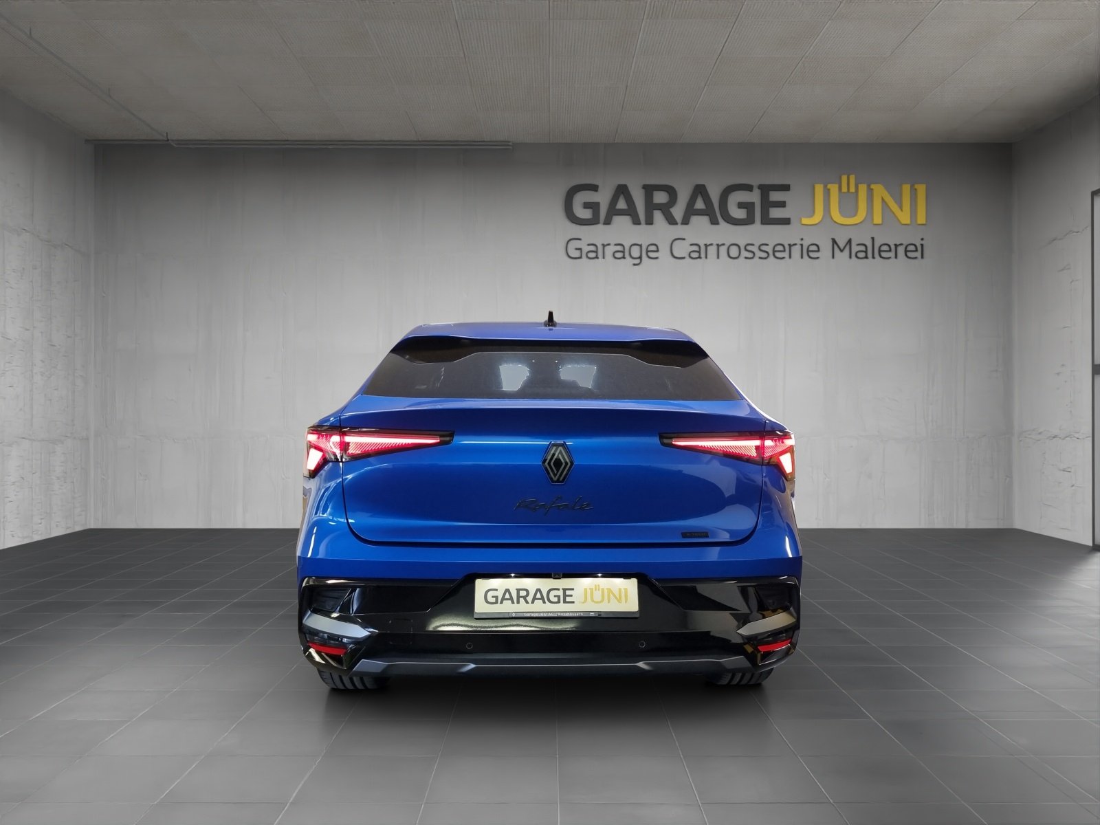 RENAULT RAFALE HYBRID E-TECH Atelier Alpine hyper hybrid E-Tech 4x4 , Plug-in-Hybrid Petrol/Electric, New car, Automatic - 2