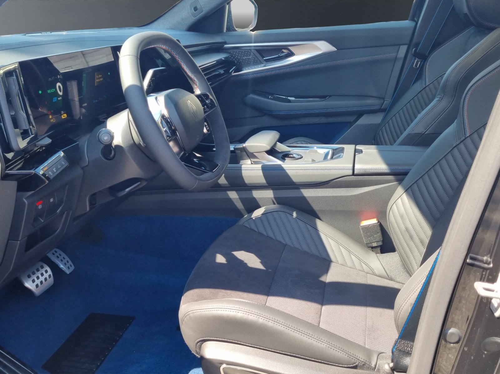 RENAULT RAFALE HYBRID E-TECH Atelier Alpine hyper hybrid E-Tech 4x4 , Plug-in-Hybrid Petrol/Electric, New car, Automatic - 7