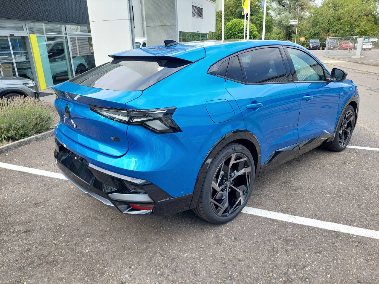RENAULT Rafale E-Tech Plug-in Atelier Alpine 300PS 4x4, Plug-in-Hybrid Benzina/Elettrica, Auto nuove, Automatico - 5