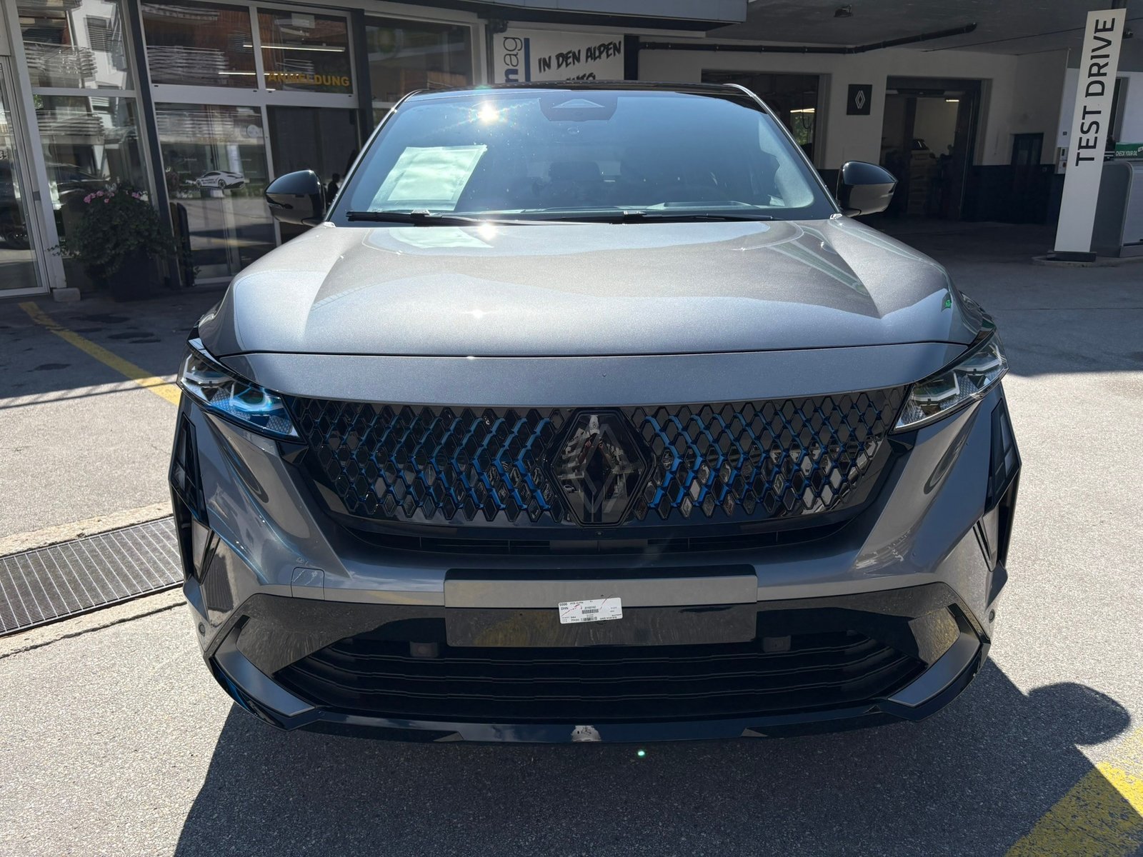 RENAULT Rafale 1.2 E-Tech Plug-in Hybrid 300 4x4 Atelier Alp, Plug-in-Hybrid Petrol/Electric, New car, Automatic - 2