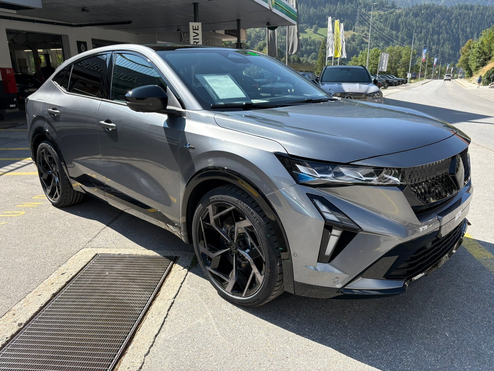 RENAULT Rafale 1.2 E-Tech Plug-in Hybrid 300 4x4 Atelier Alp, Plug-in-Hybrid Petrol/Electric, New car, Automatic - 3