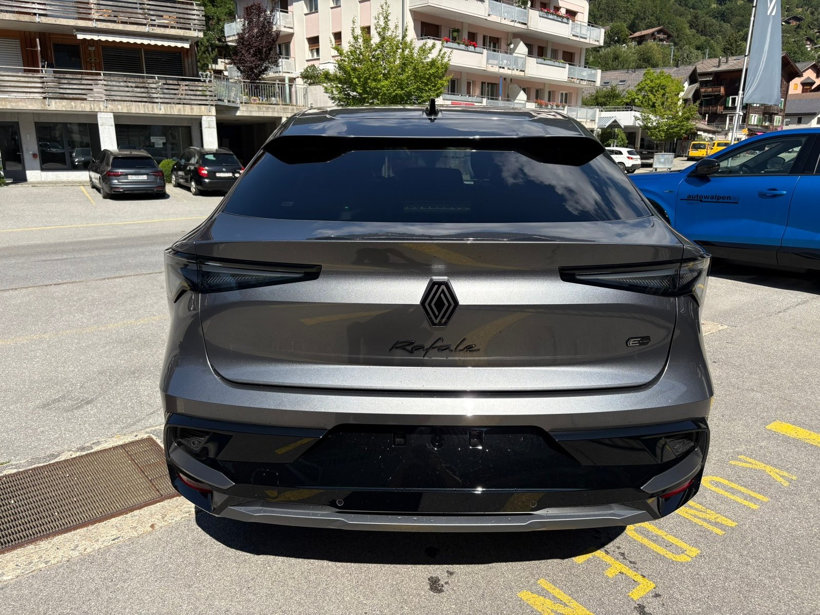 RENAULT Rafale 1.2 E-Tech Plug-in Hybrid 300 4x4 Atelier Alp, Plug-in-Hybrid Petrol/Electric, New car, Automatic - 6