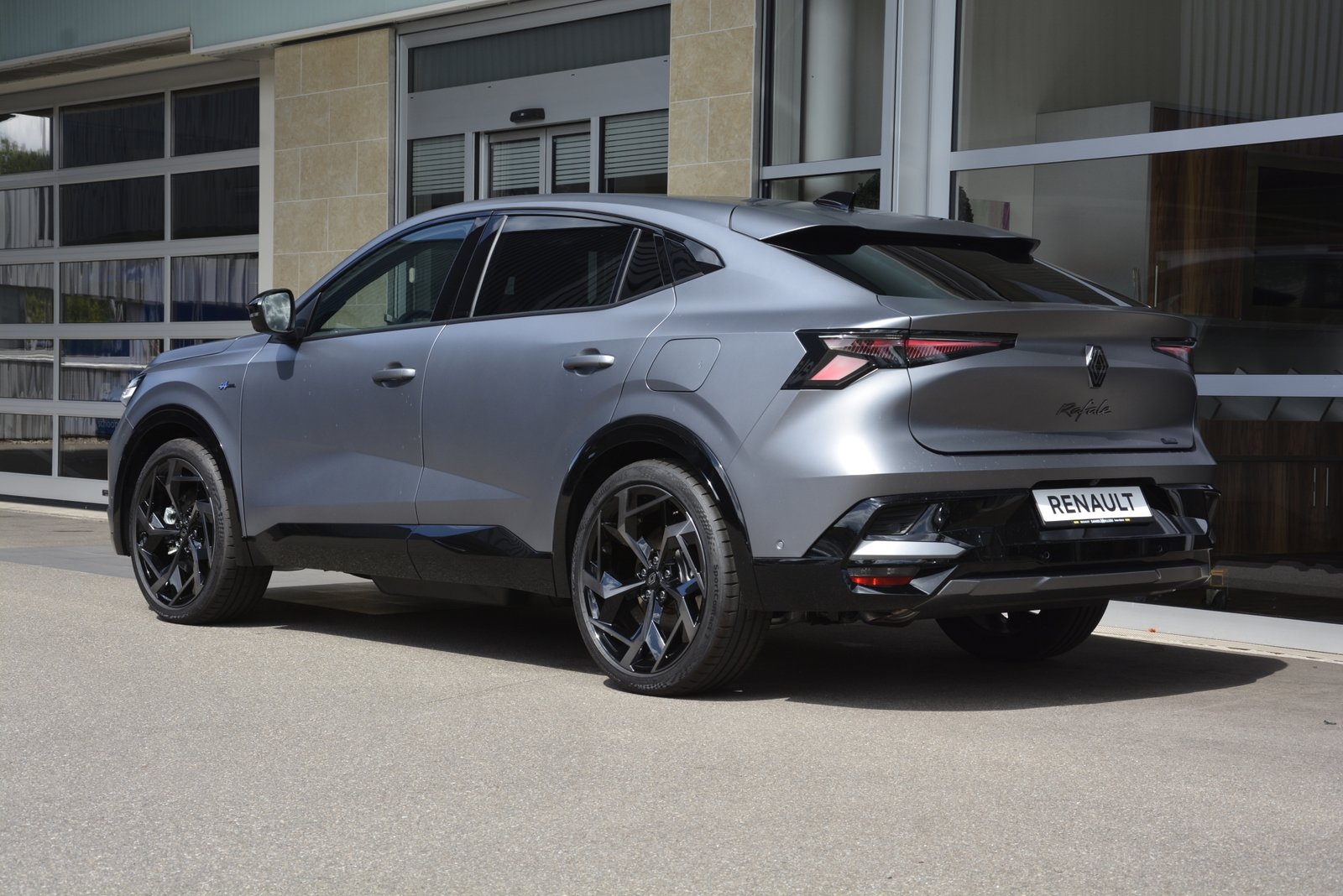 RENAULT RAFALE Atelier Alpine hyper hybrid E-Tech 4x4 300PS plug-in, Hybride Rechargeable Essence/Électricité, Voiture nouvelle, Automatique - 4
