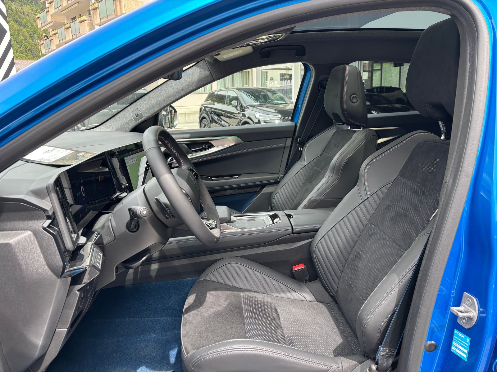 RENAULT Rafale 1.2 Plug-in Esprit Alpine 4x4, Plug-in-Hybrid Petrol/Electric, Second hand / Used, Automatic - 6