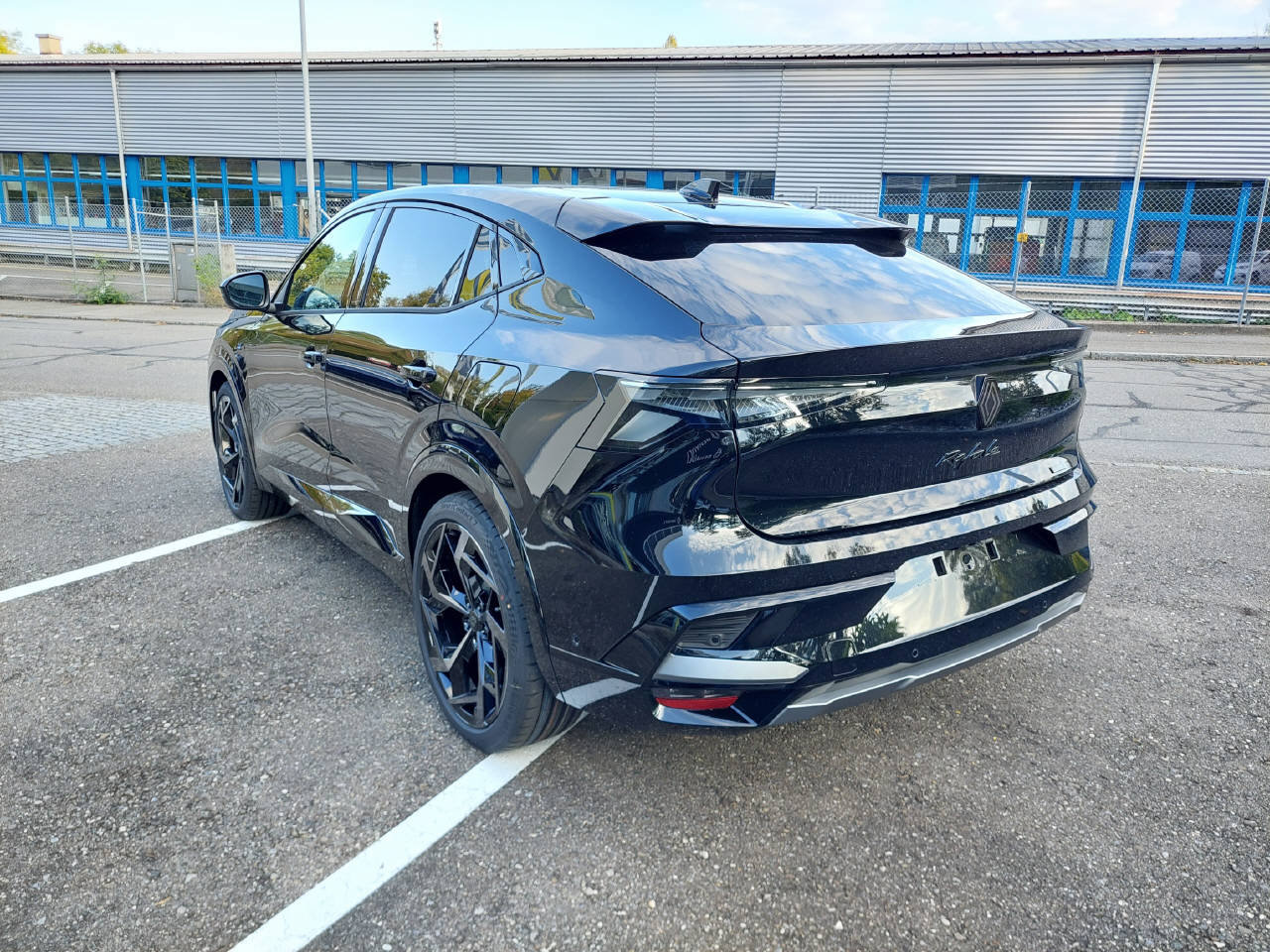 RENAULT RAFALE E-TECH Atelier Alpine hyper hybrid E-Tech 4x4 300PS p, Plug-in-Hybrid Benzin/Elektro, Vorführwagen, Automatik - 4