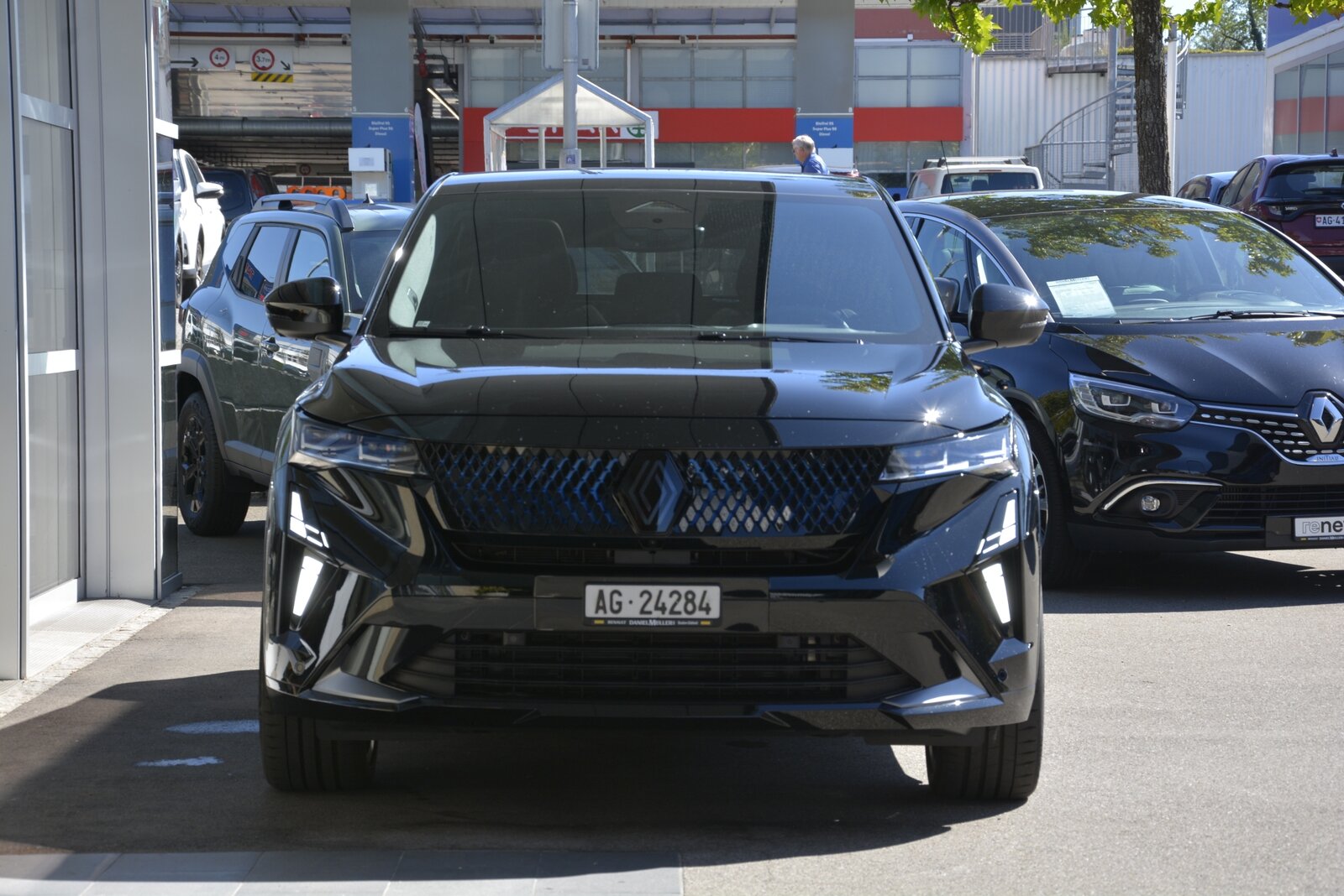 RENAULT RAFALE Atelier Alpine hyper hybrid E-Tech 4x4 300PS plug-in, Plug-in-Hybrid Benzin/Elektro, Vorführwagen, Automatik - 2