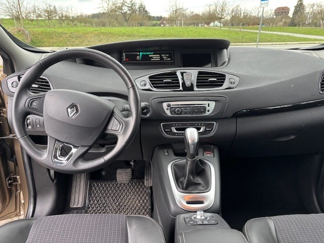 RENAULT SCéNIC 1.5 dCi Dynamique EDC, Diesel, Occasion / Utilisé, Automatique - 7