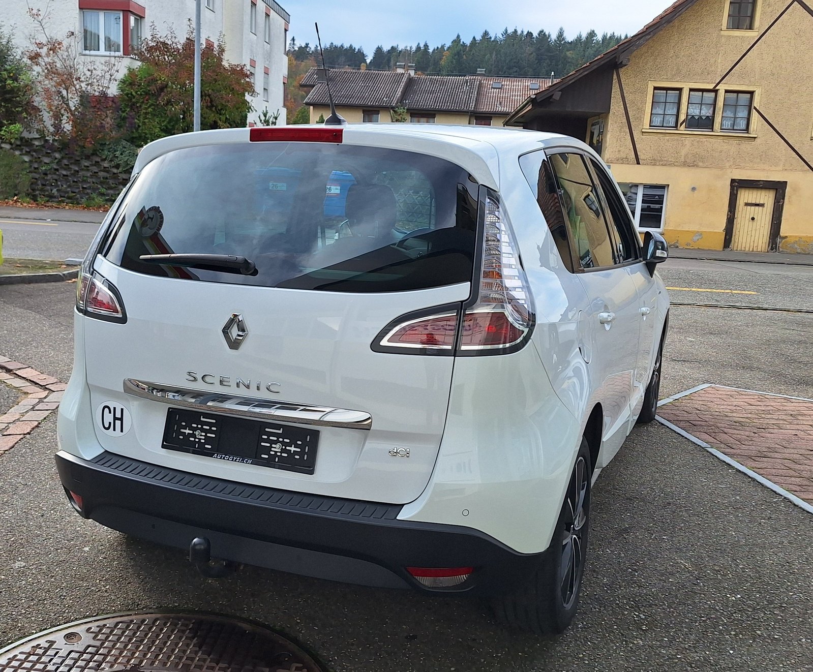 RENAULT Scénic 1.5 dCi Bose, Diesel, Second hand / Used, Automatic - 3