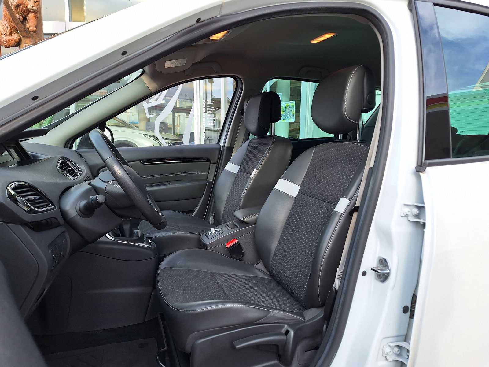 RENAULT Scénic 1.5 dCi Bose, Diesel, Second hand / Used, Automatic - 6