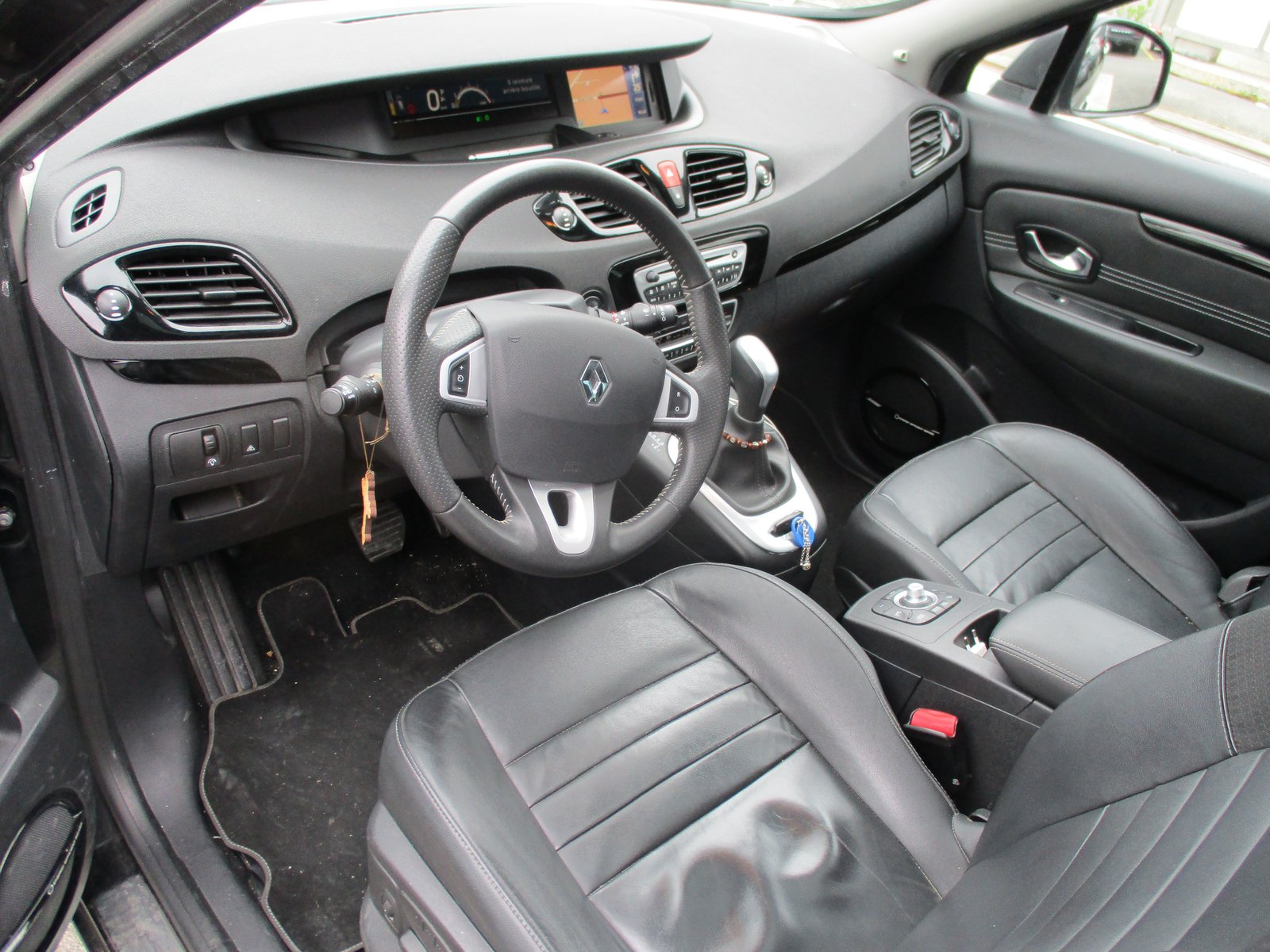 RENAULT Scénic 2.0 16V Privilège X-Tronic CVT, Benzin, Occasion / Gebraucht, Automatik - 7
